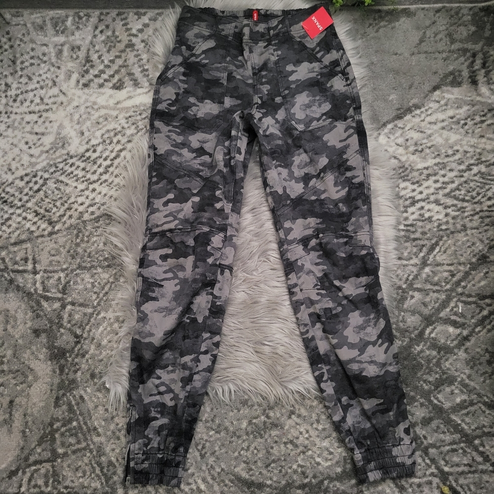 Spanx Camouflage Print Twill Joggers Size Medium … - image 5